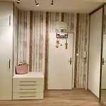 Cozy, Beautiful View - 1 Stop By Train To Old Town Apartment Pressburg