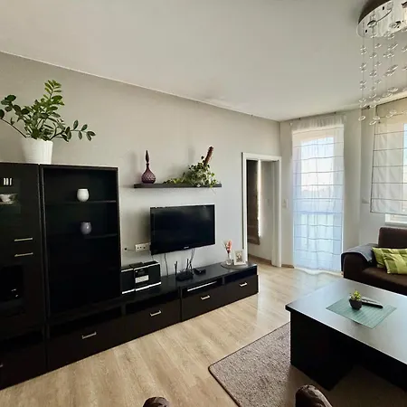 Διαμέρισμα Cozy, Beautiful View - 1 Stop By Train To Old Town