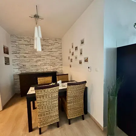 Cozy, Beautiful View - 1 Stop By Train To Old Town Μπρατισλάβα