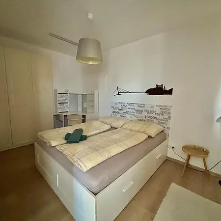 Cozy, Beautiful View - 1 Stop By Train To Old Town * Μπρατισλάβα