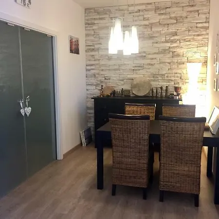 Appartamento Cozy, Beautiful View, Parking, 1 Stop By Train To Old Town *