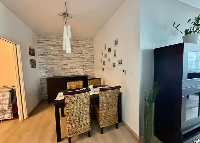 Cozy, Beautiful View - 1 Stop By Train To Old Town Μπρατισλάβα