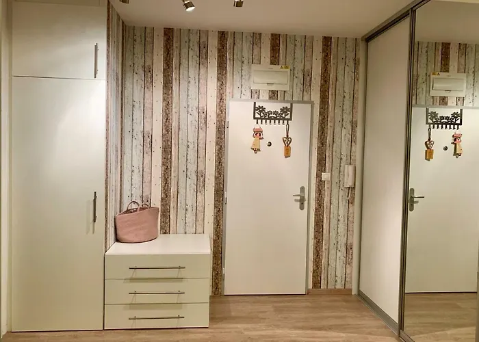 Cozy, Beautiful View - 1 Stop By Train To Old Town Διαμέρισμα Μπρατισλάβα