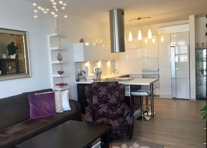 Cozy, Beautiful View - 1 Stop By Train To Old Town Διαμέρισμα Μπρατισλάβα